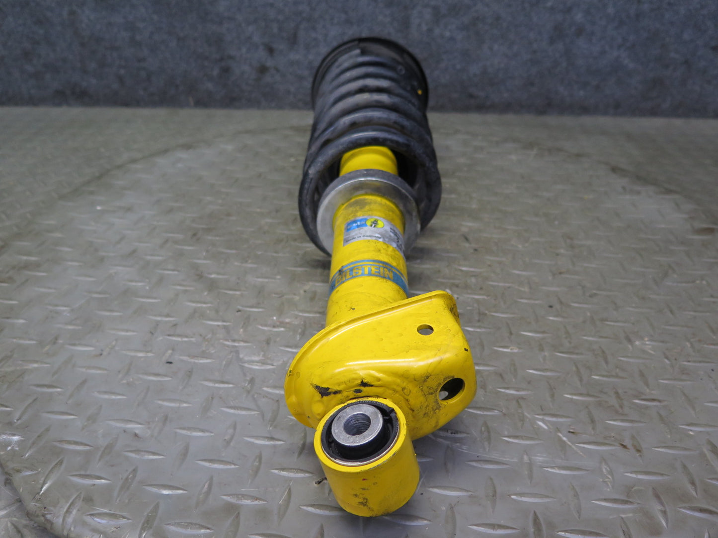 1999-2001 Porsche 911 996 Conv RWD Rear Bilstein Strut Shock Absorber Set of 2