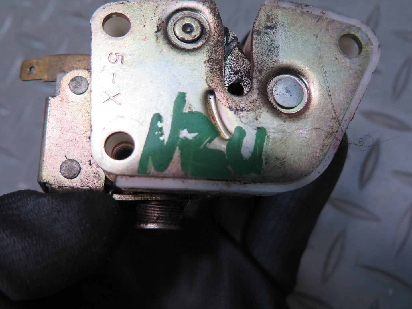84-86 Nissan Z31 300ZX 2+0 Rear Trunk Lock Latch Actuator OEM
