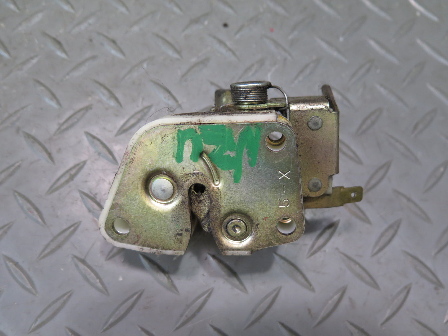 84-86 Nissan Z31 300ZX 2+0 Rear Trunk Lock Latch Actuator OEM