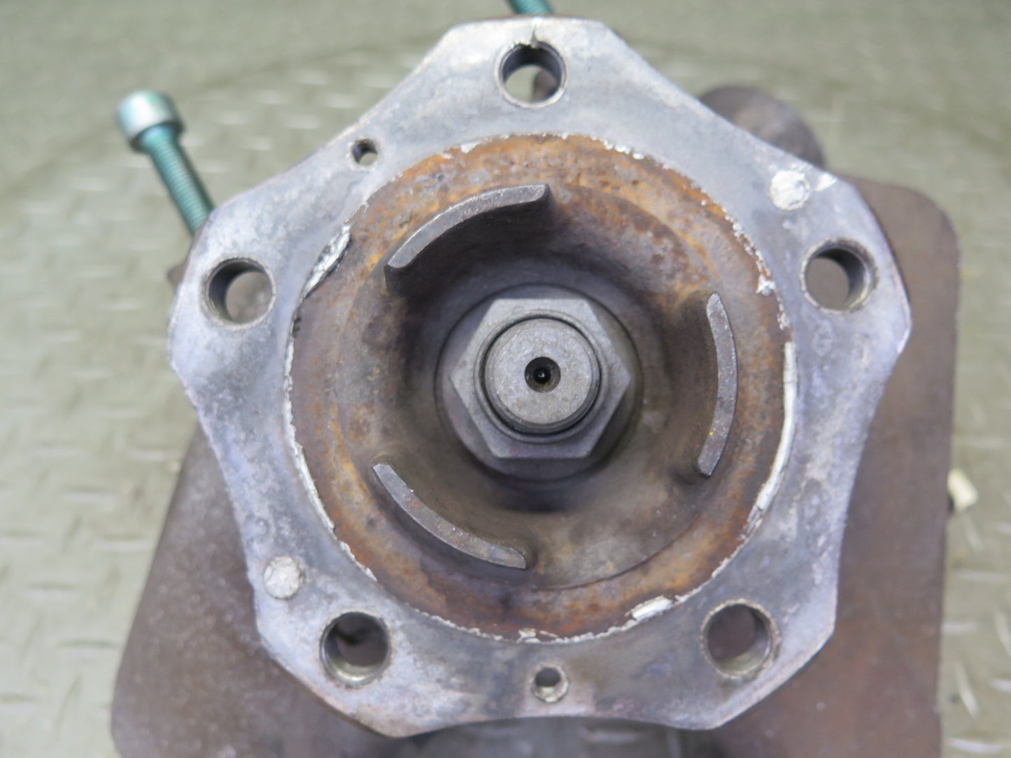 1999-2004 Porsche 911 996 Boxster RWD Front Right Spindle Knuckle Wheel Hub