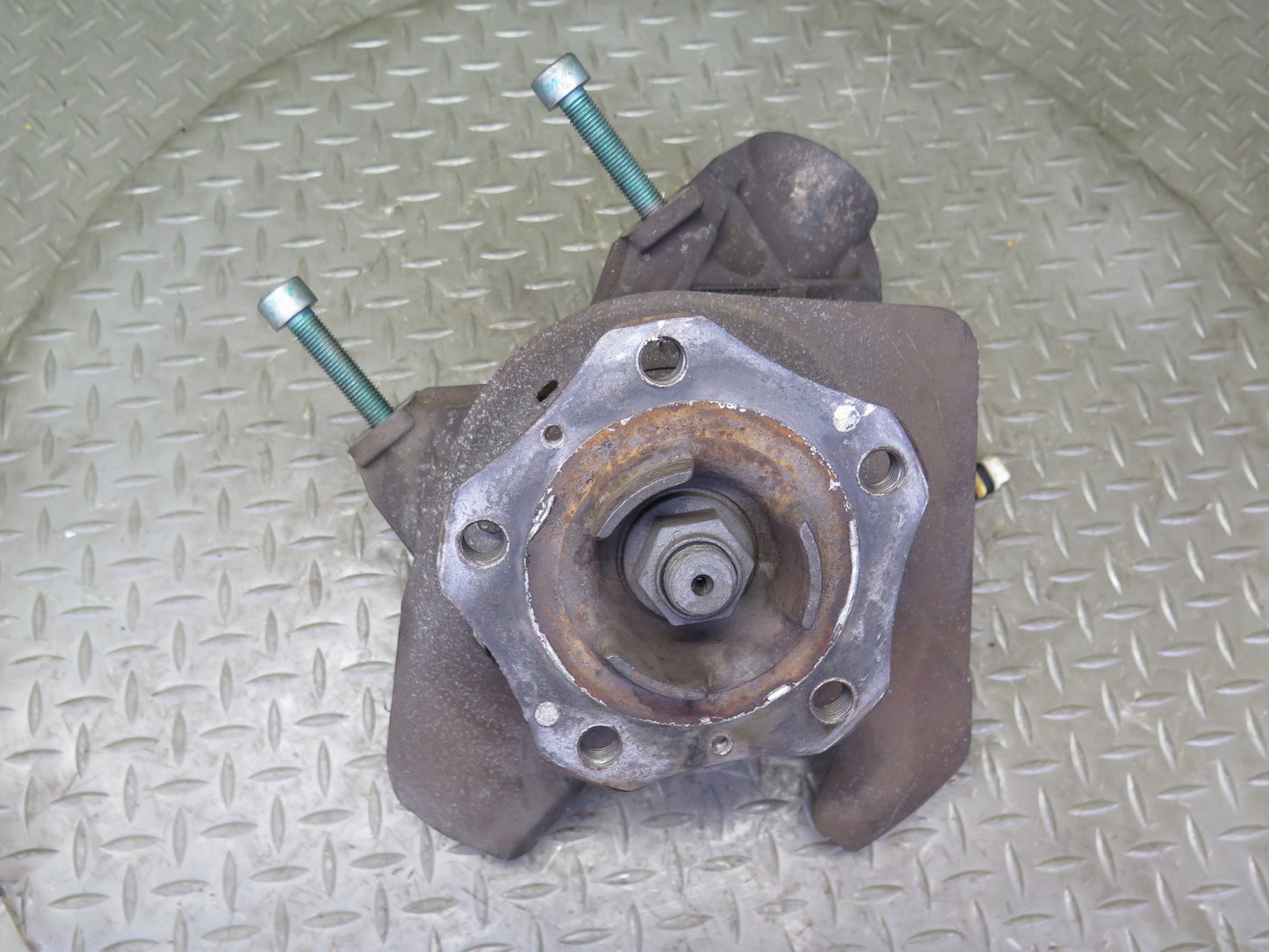 1999-2004 Porsche 911 996 Boxster RWD Front Right Spindle Knuckle Wheel Hub