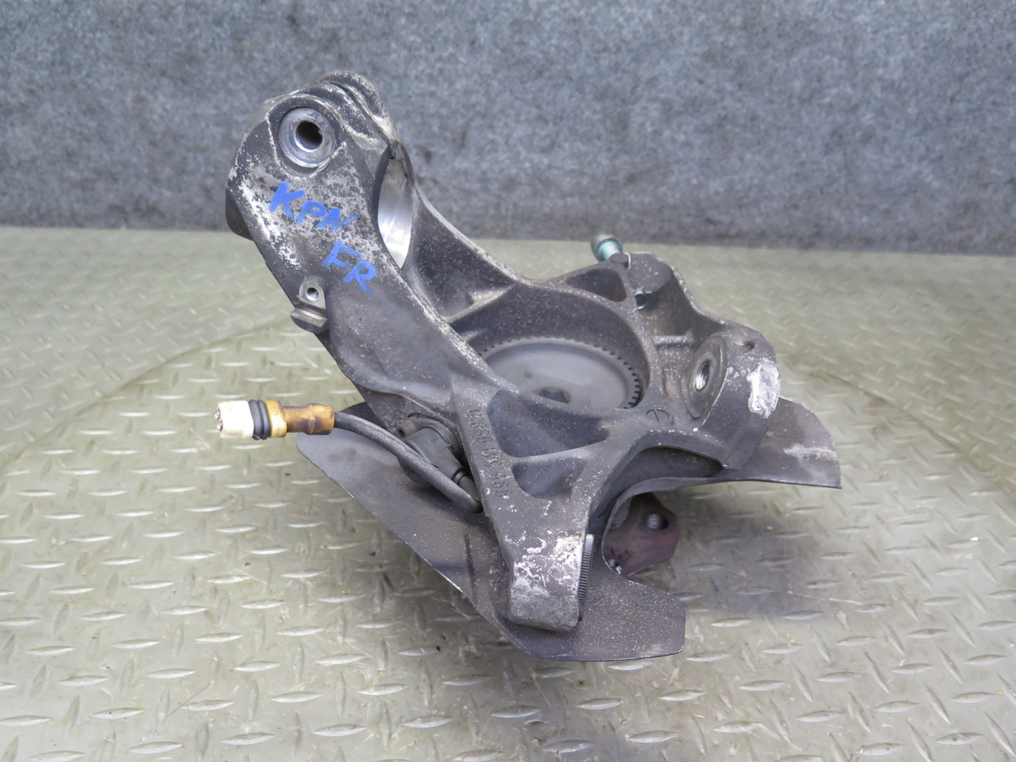 1999-2004 Porsche 911 996 Boxster RWD Front Right Spindle Knuckle Wheel Hub