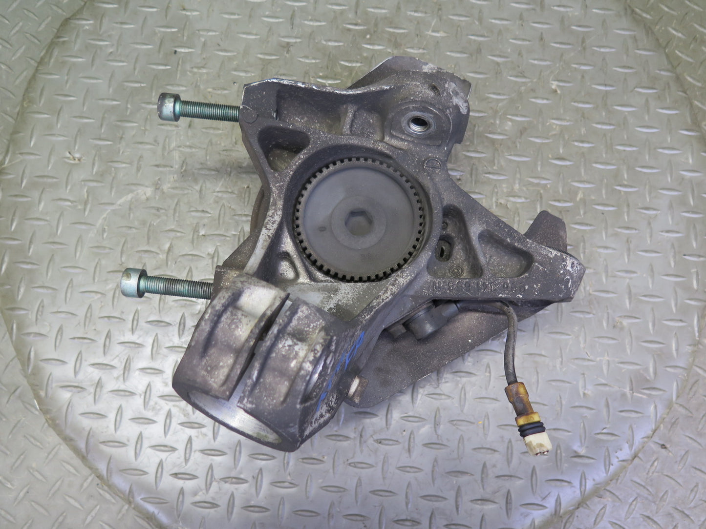 1999-2004 Porsche 911 996 Boxster RWD Front Right Spindle Knuckle Wheel Hub