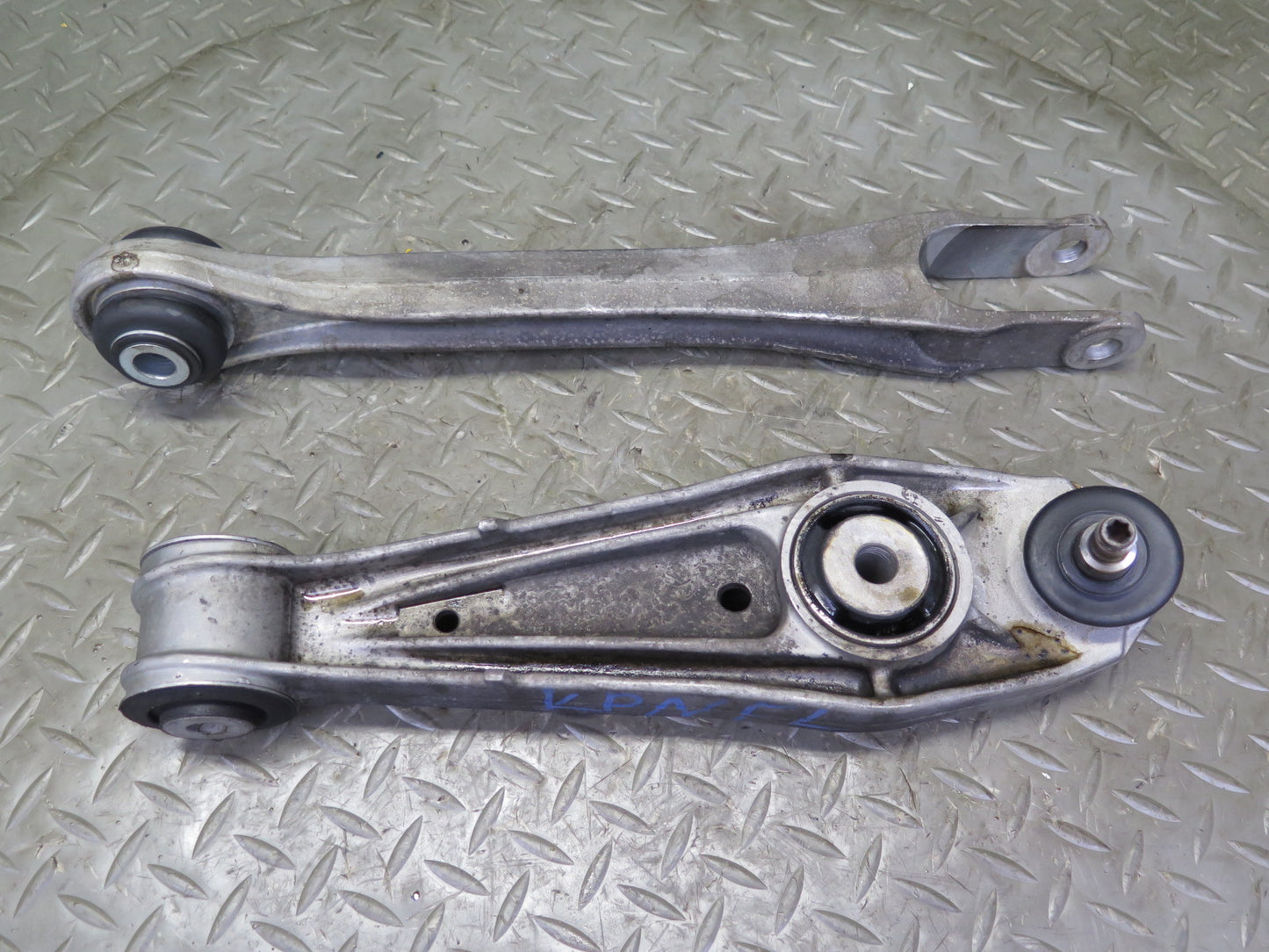 99-05 Porsche 911 996 Front Left Meyle  Suspension Lower Control Arm Set of 2