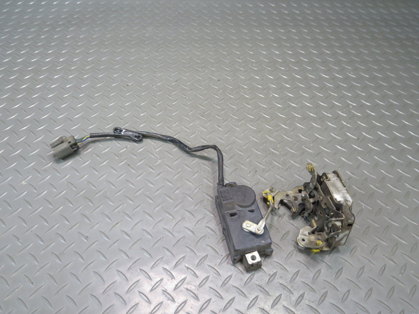 84-86 Nissan Z31 300ZX 2+0 Front Right Passenger Door Lock Latch Actuator OEM