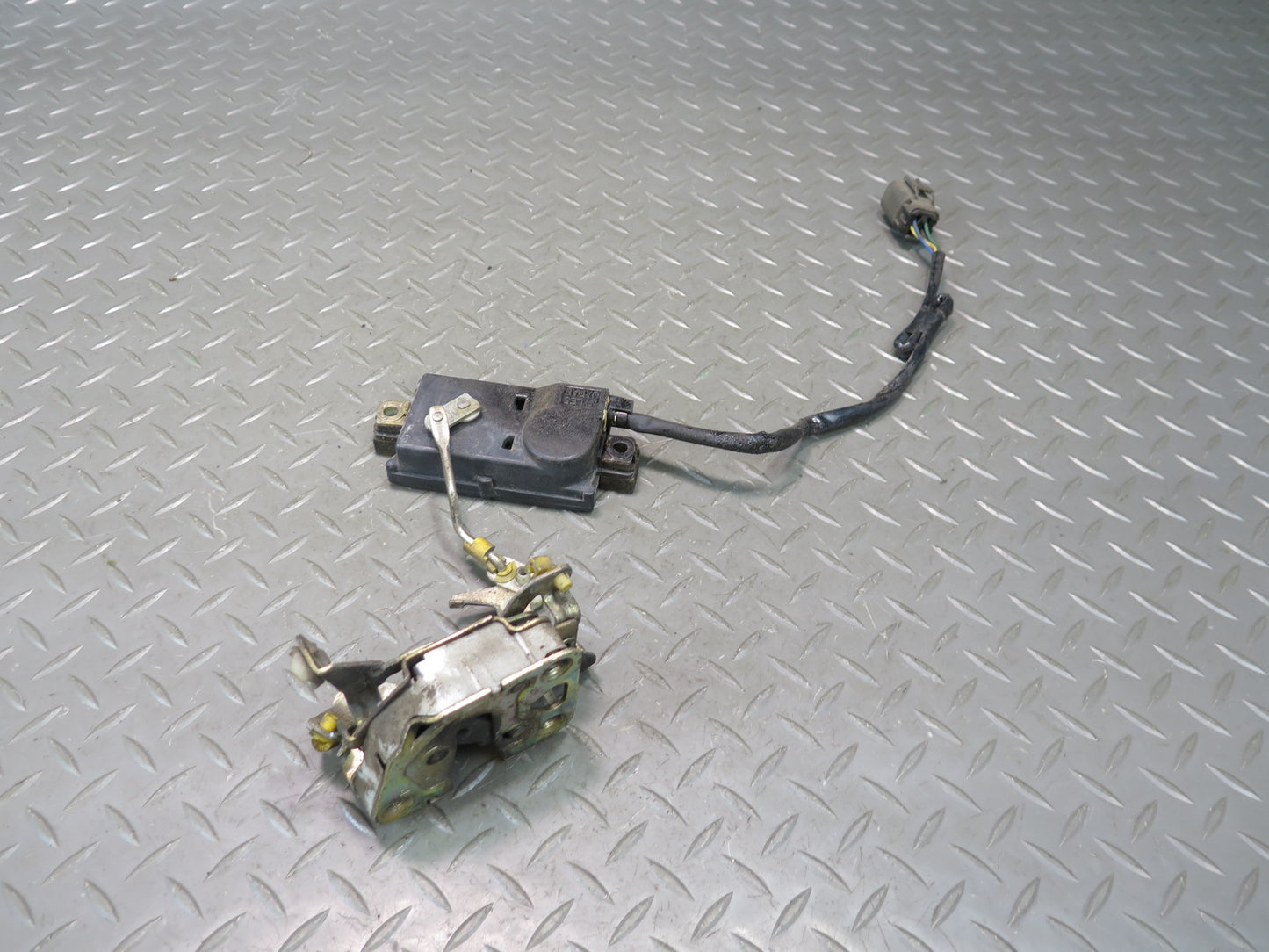 84-86 Nissan Z31 300ZX 2+0 Front Right Passenger Door Lock Latch Actuator OEM