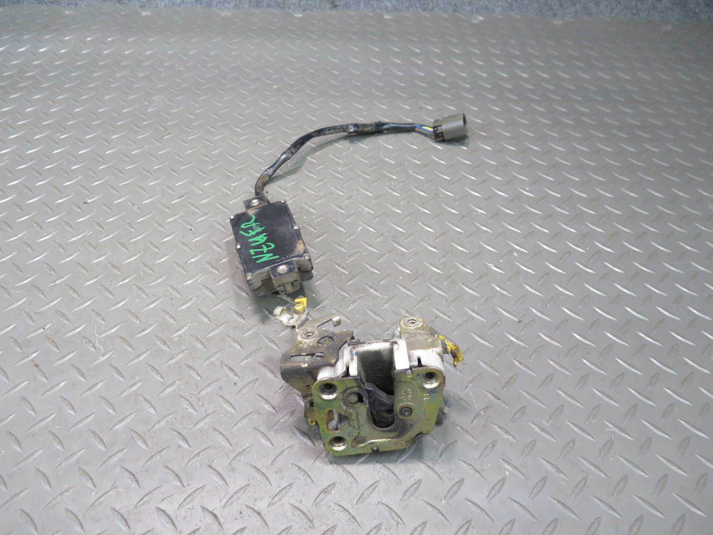84-86 Nissan Z31 300ZX 2+0 Front Right Passenger Door Lock Latch Actuator OEM
