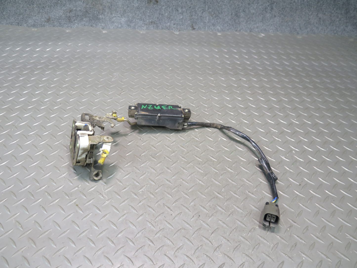 84-86 Nissan Z31 300ZX 2+0 Front Right Passenger Door Lock Latch Actuator OEM