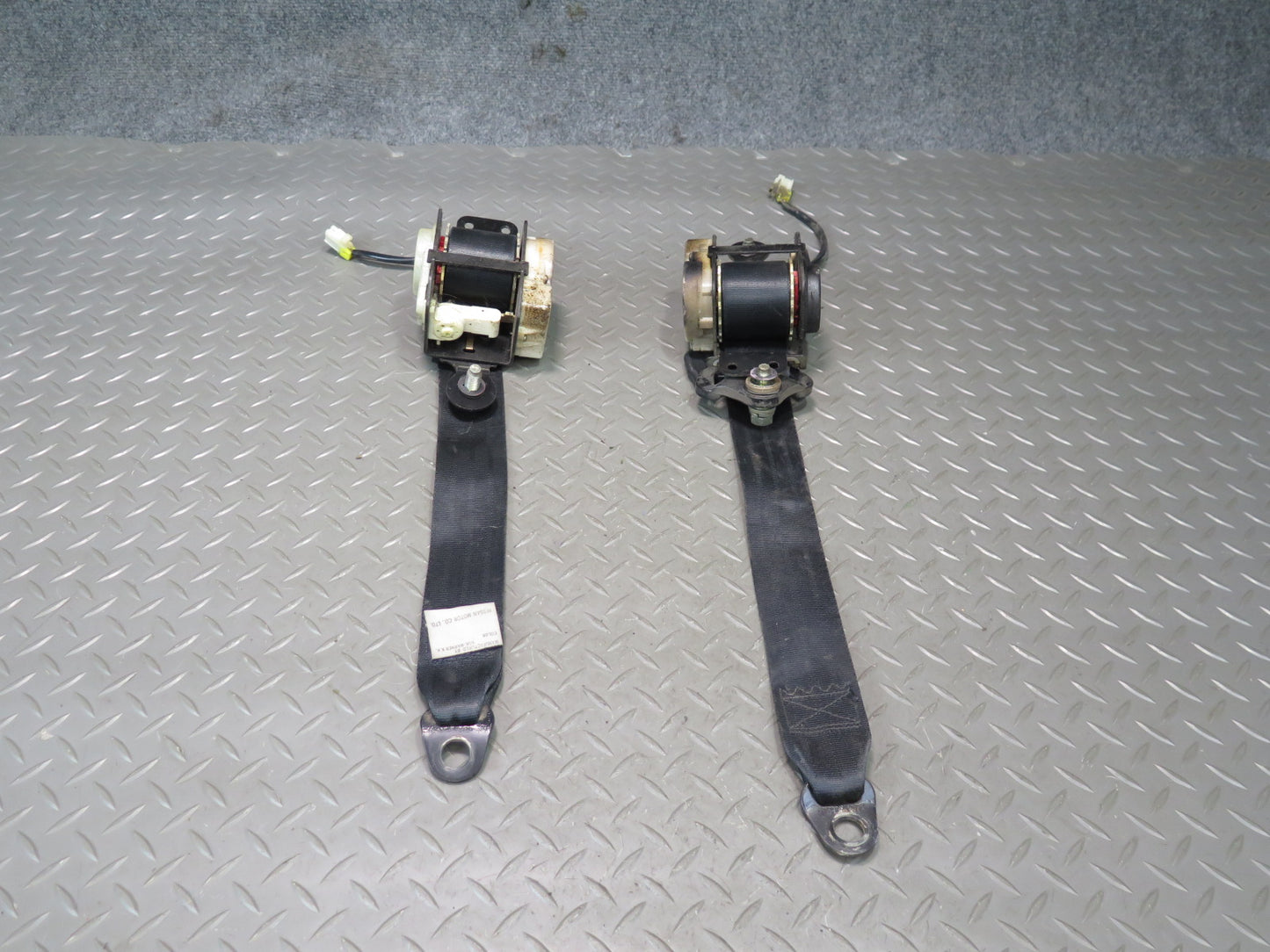 84-86 NISSAN 300ZX Z31 FRONT DRIVER AND PASSENGER SEAT BELTS OEM
