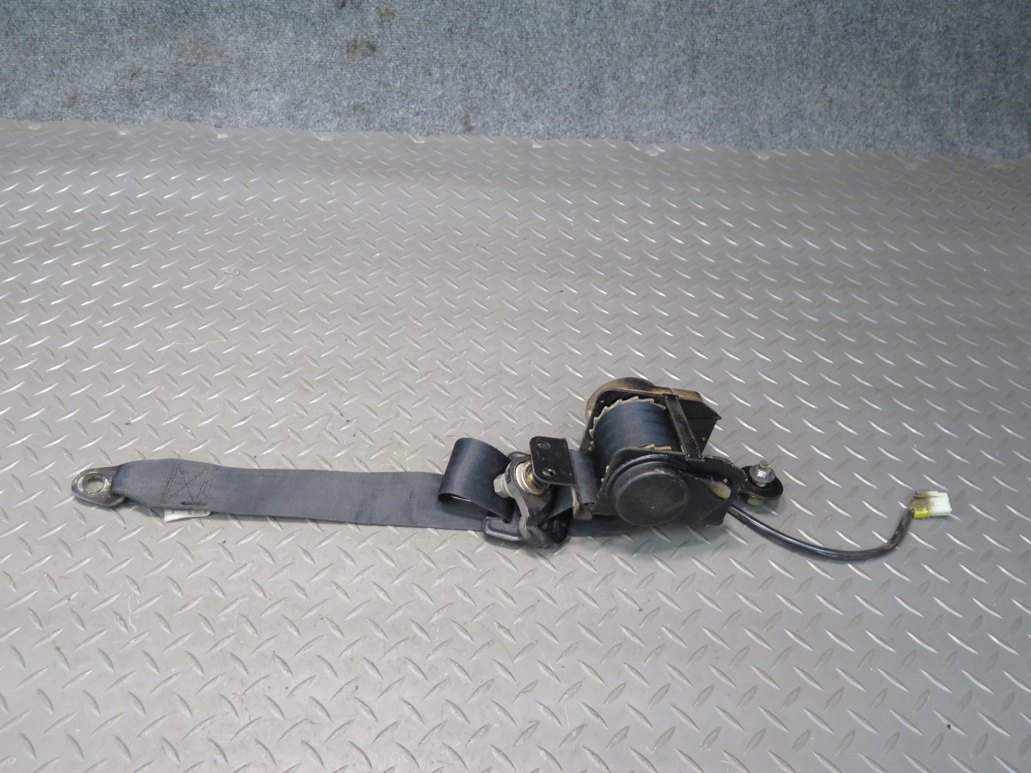 84-86 NISSAN 300ZX Z31 FRONT DRIVER AND PASSENGER SEAT BELTS OEM