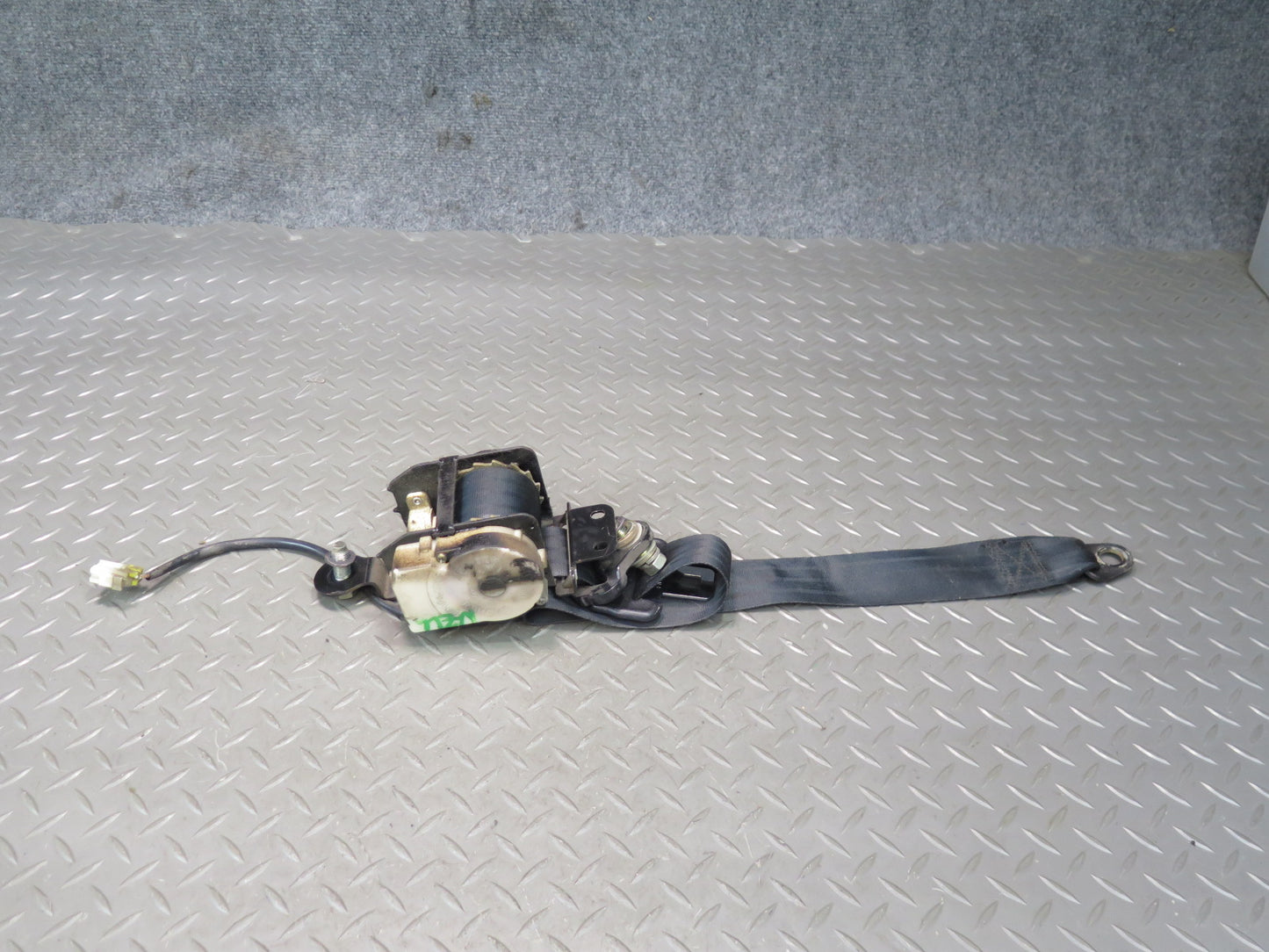 84-86 NISSAN 300ZX Z31 FRONT DRIVER AND PASSENGER SEAT BELTS OEM
