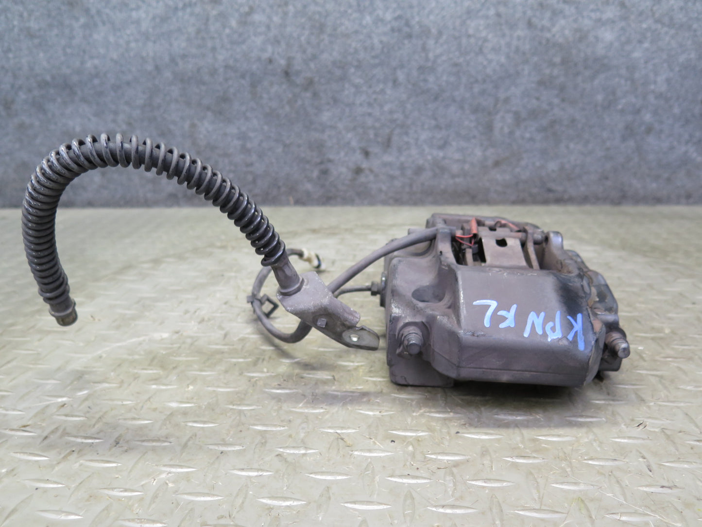 1999 Porsche 911 Carrera 996 RWD Front Left & Right Brembo Brake Caliper Set