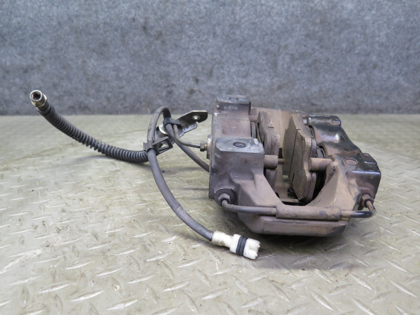 1999 Porsche 911 Carrera 996 RWD Front Left & Right Brembo Brake Caliper Set