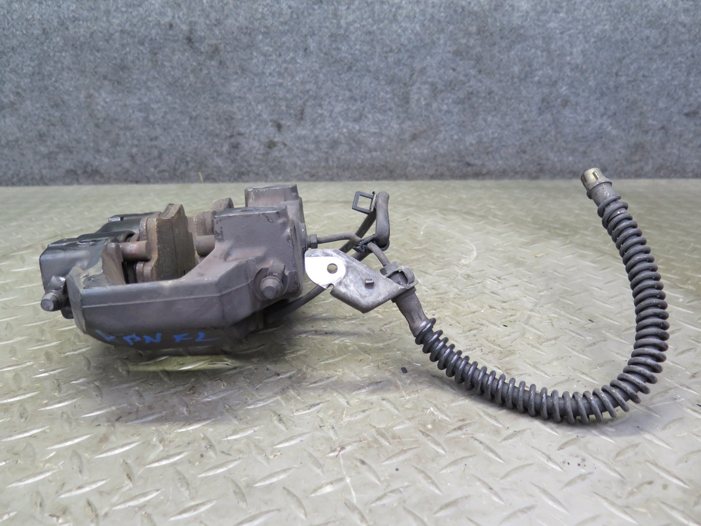 1999 Porsche 911 Carrera 996 RWD Front Left & Right Brembo Brake Caliper Set