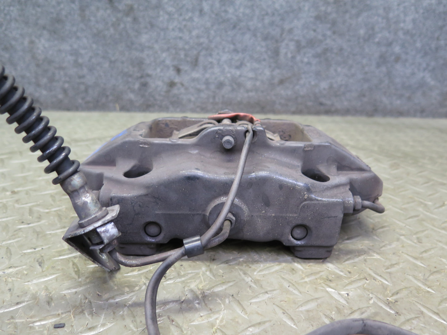 1999 Porsche 911 Carrera 996 RWD Front Left & Right Brembo Brake Caliper Set