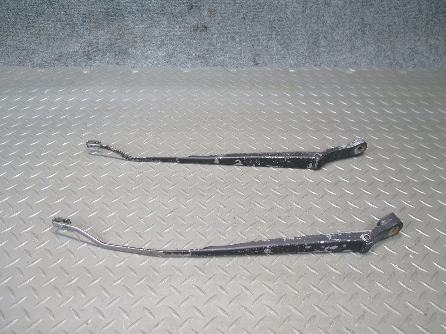 84-89 Nissan Z31 300ZX Front Windshield Left & Right Wiper Arm Set of 2 OEM