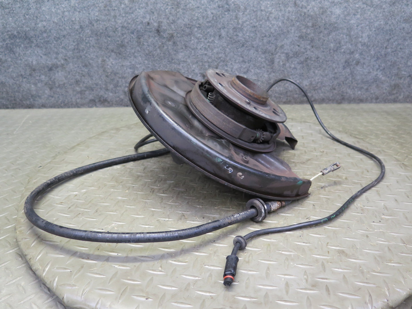 96-02 Mercedes R129 Sl-class Rear Right Spindle Knuckle Wheel Hub Bearing OEM