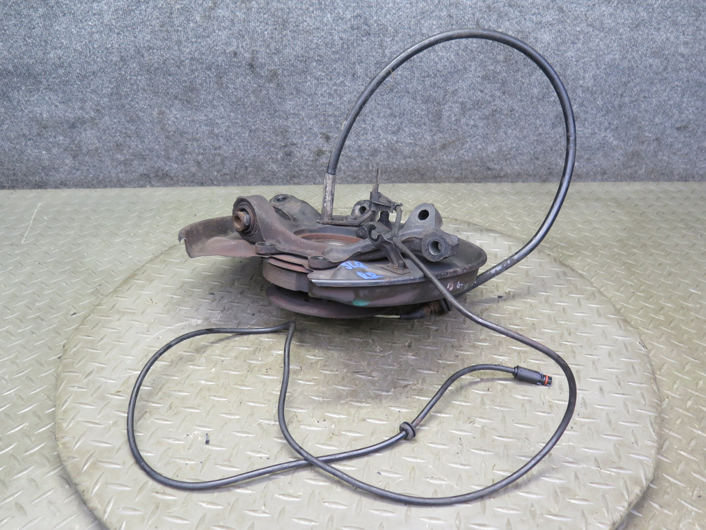96-02 Mercedes R129 Sl-class Rear Right Spindle Knuckle Wheel Hub Bearing OEM