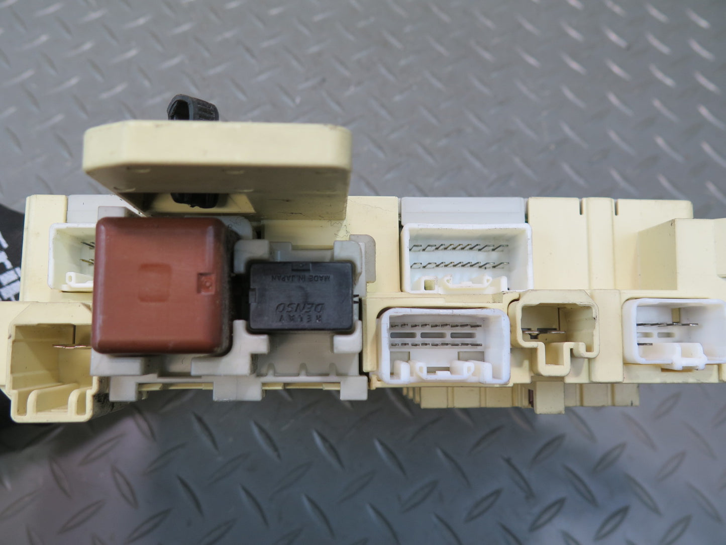 02-05 Lexus Z40 SC430 Front Right Dashboard Fuse Box Module OEM