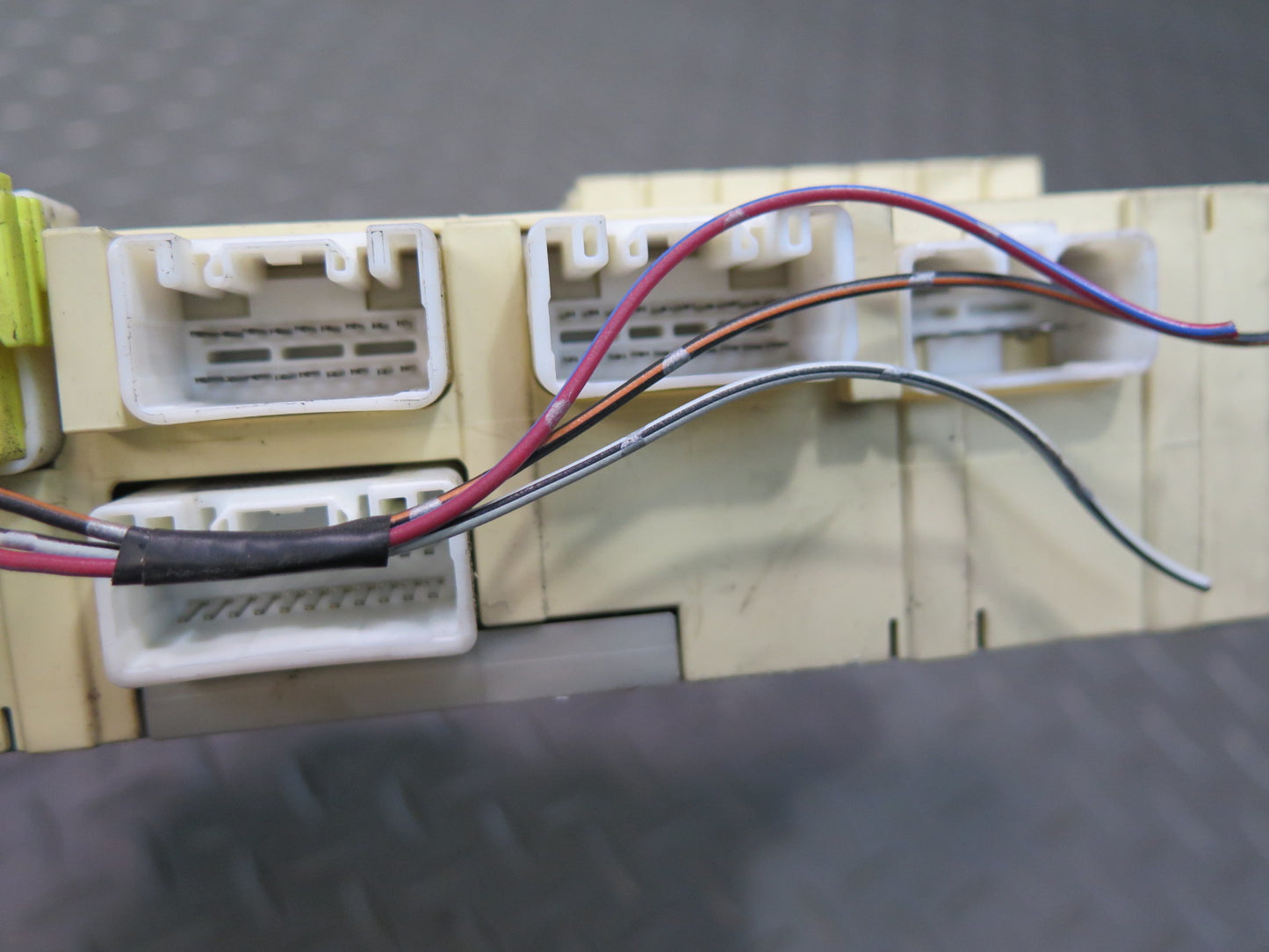 02-05 Lexus Z40 SC430 Front Right Dashboard Fuse Box Module OEM