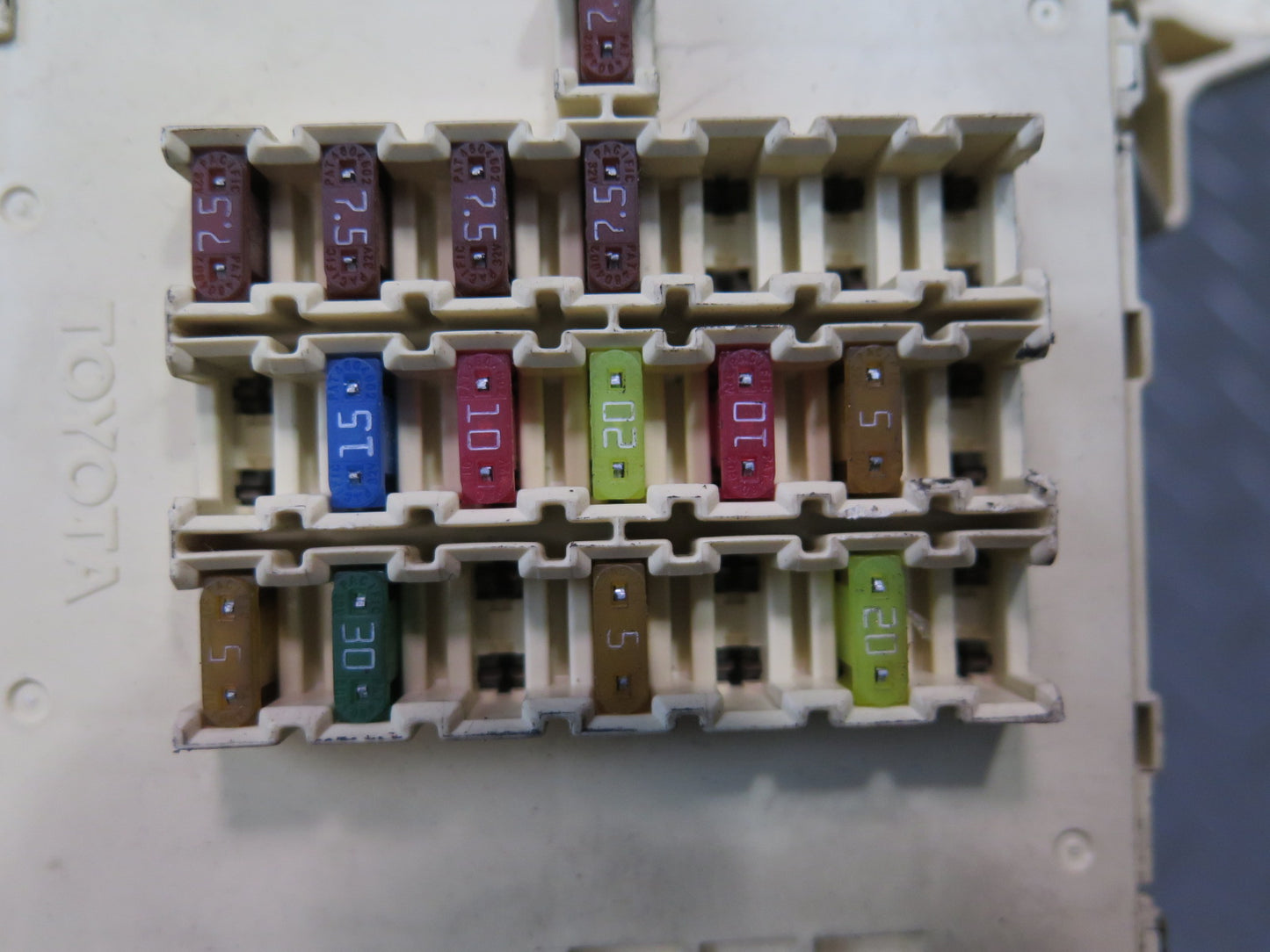 02-05 Lexus Z40 SC430 Front Right Dashboard Fuse Box Module OEM