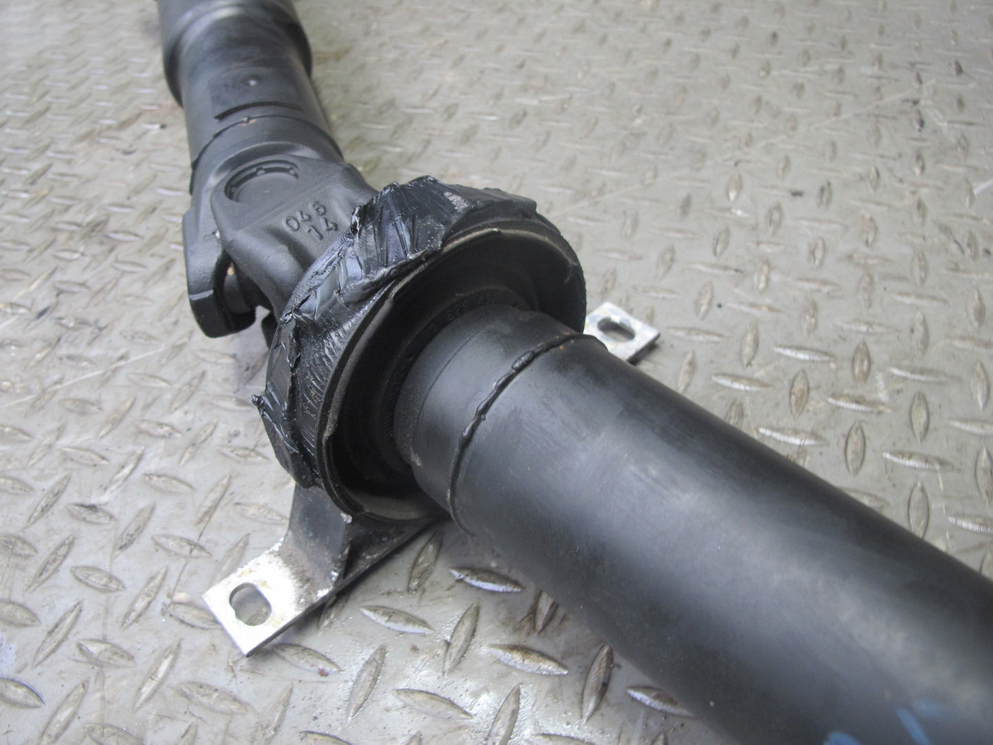 04-06 BMW E46 330i 330ci RWD A/T Rear Driveshaft Drive Shaft 116K 7505214 OEM