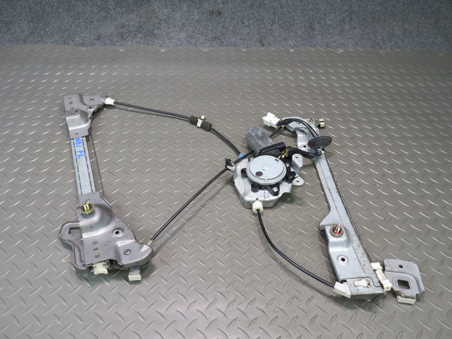 04-09 Nissan Z33 350Z Convertible Left Door Window Regulator w Motor OEM