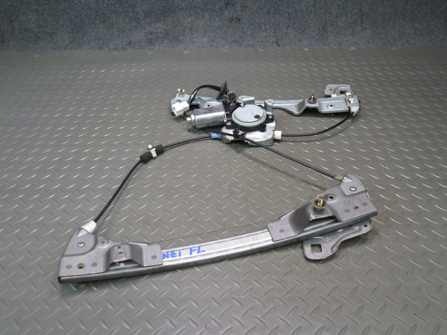 04-09 Nissan Z33 350Z Convertible Left Door Window Regulator w Motor OEM