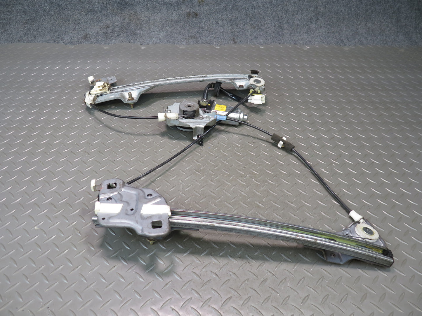 04-09 Nissan Z33 350Z Convertible Left Door Window Regulator w Motor OEM