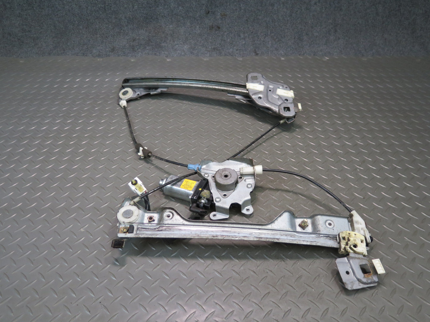 04-09 Nissan Z33 350Z Convertible Left Door Window Regulator w Motor OEM