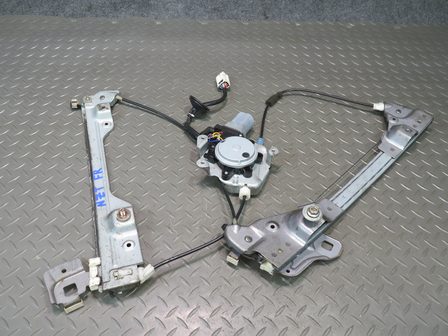 04-09 Nissan 350Z Z33 Convertible Right Pass Door Window Regulator w Motor OEM