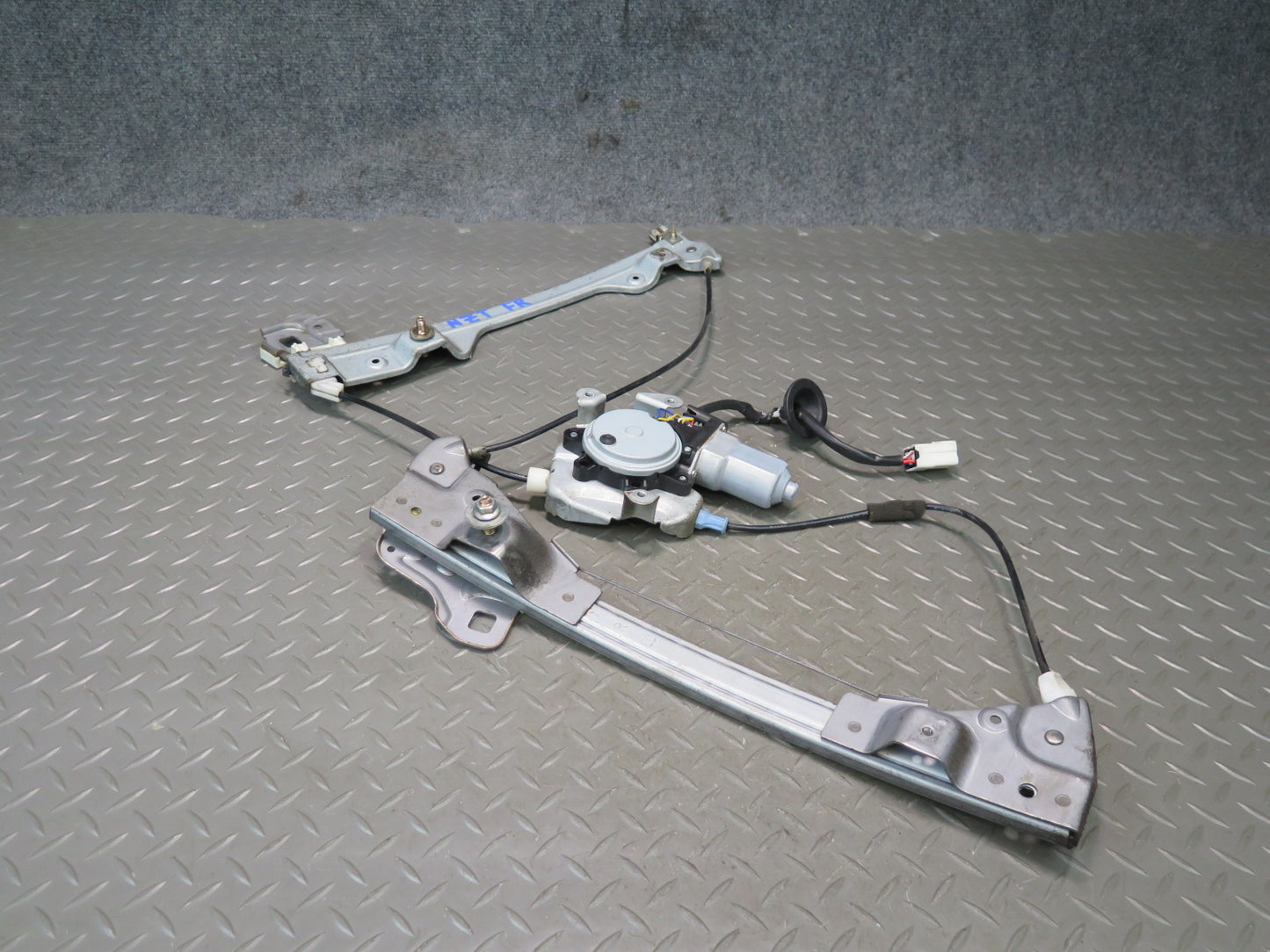 04-09 Nissan 350Z Z33 Convertible Right Pass Door Window Regulator w Motor OEM