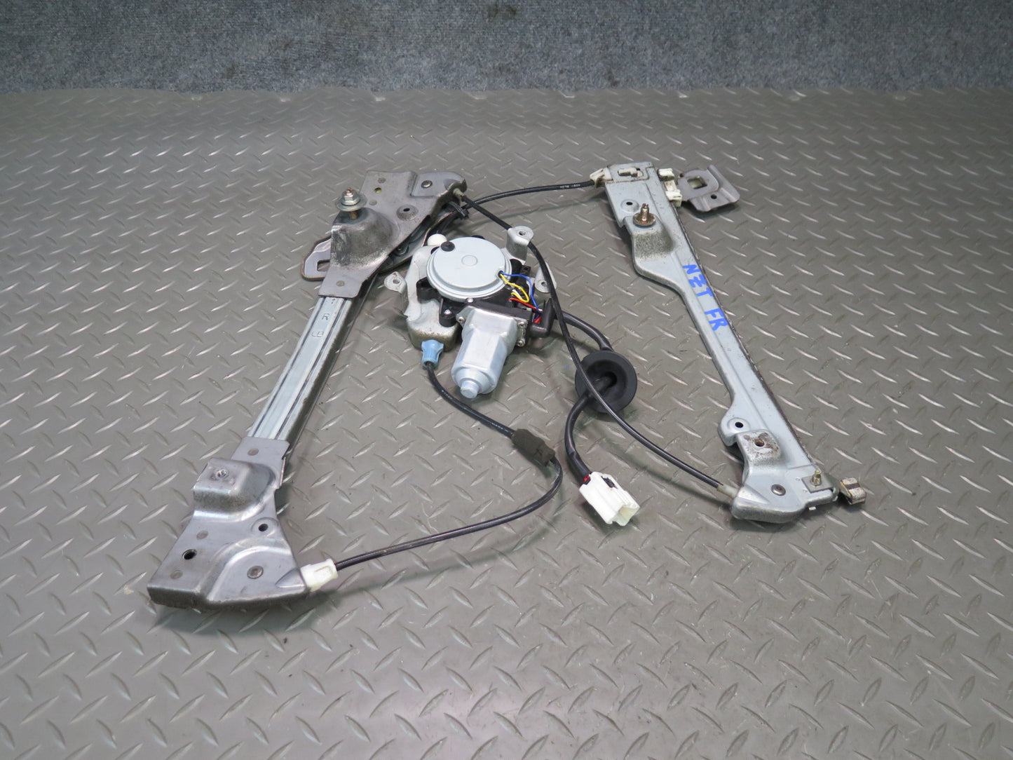 04-09 Nissan 350Z Z33 Convertible Right Pass Door Window Regulator w Motor OEM