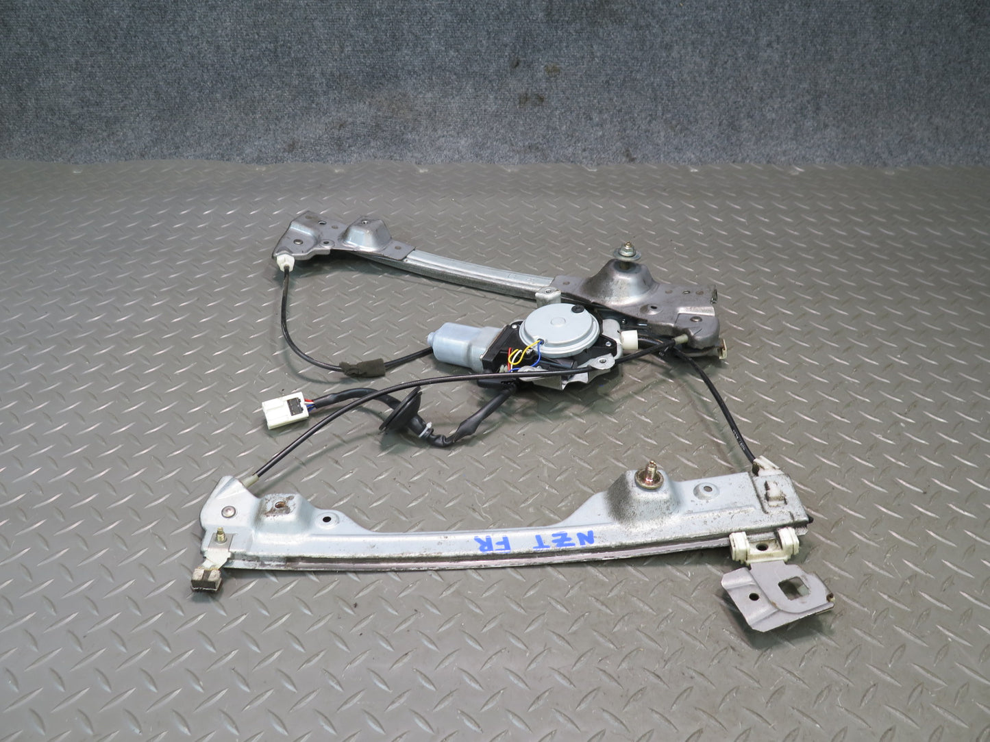 04-09 Nissan 350Z Z33 Convertible Right Pass Door Window Regulator w Motor OEM