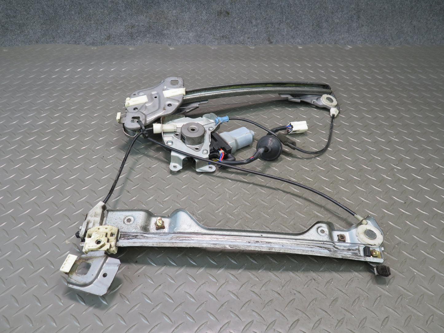 04-09 Nissan 350Z Z33 Convertible Right Pass Door Window Regulator w Motor OEM