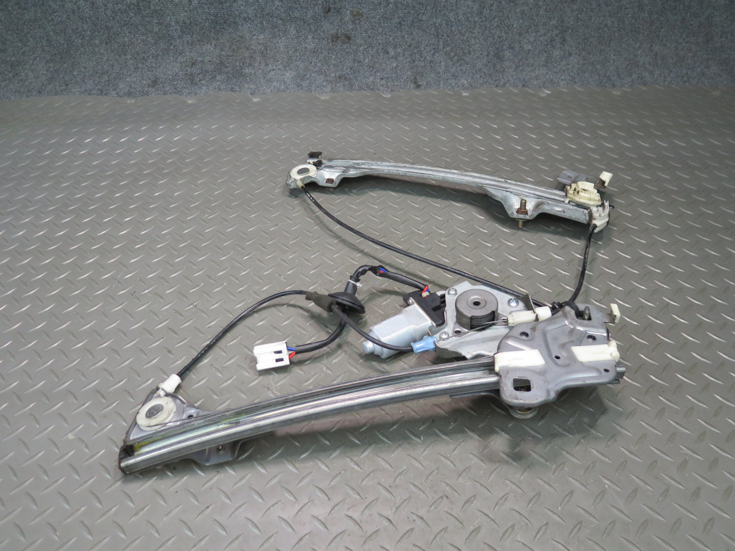 04-09 Nissan 350Z Z33 Convertible Right Pass Door Window Regulator w Motor OEM