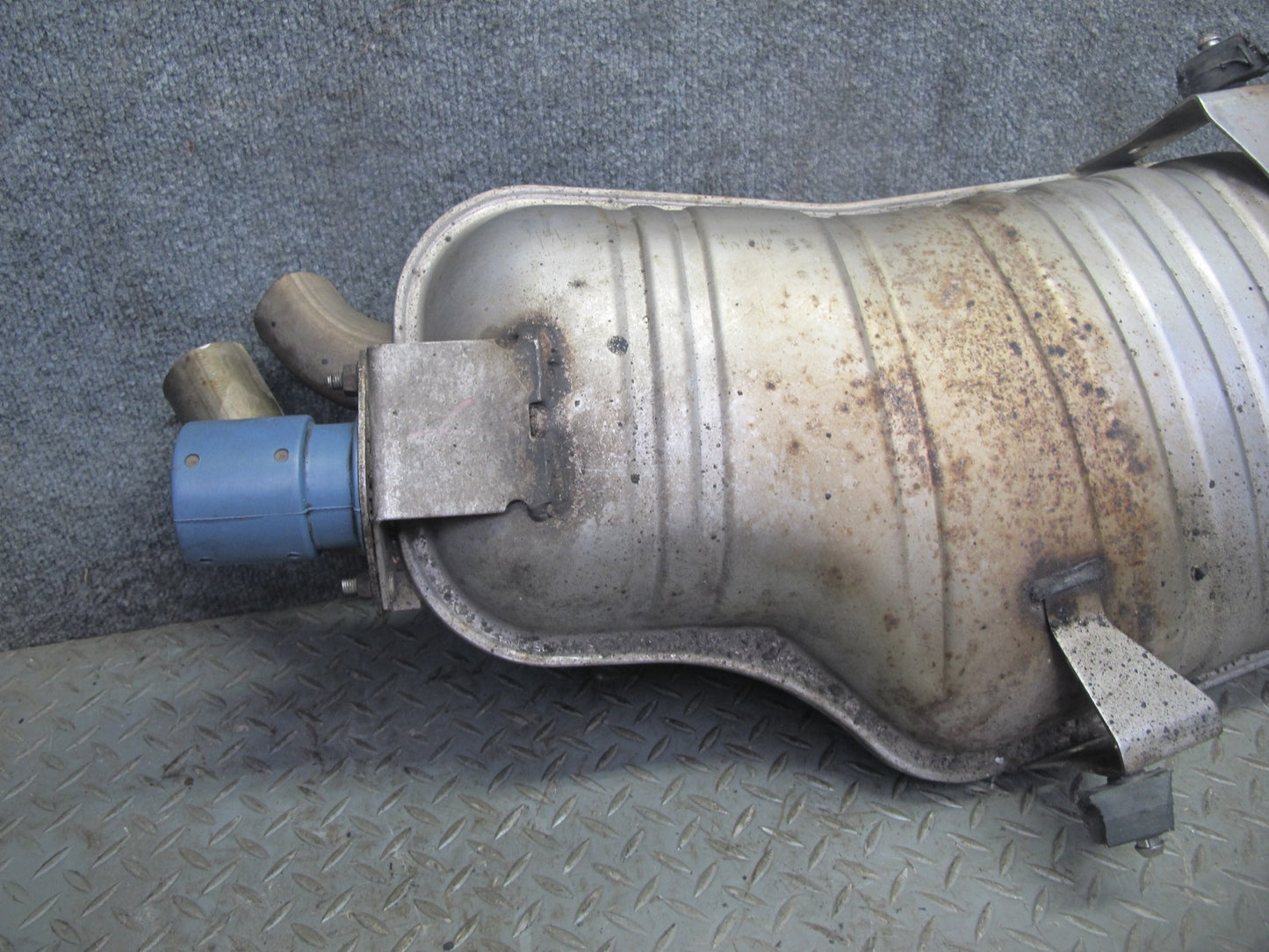 01-06 BMW E46 330ci Convertible Rear Exhaust Muffler 7502553 OEM