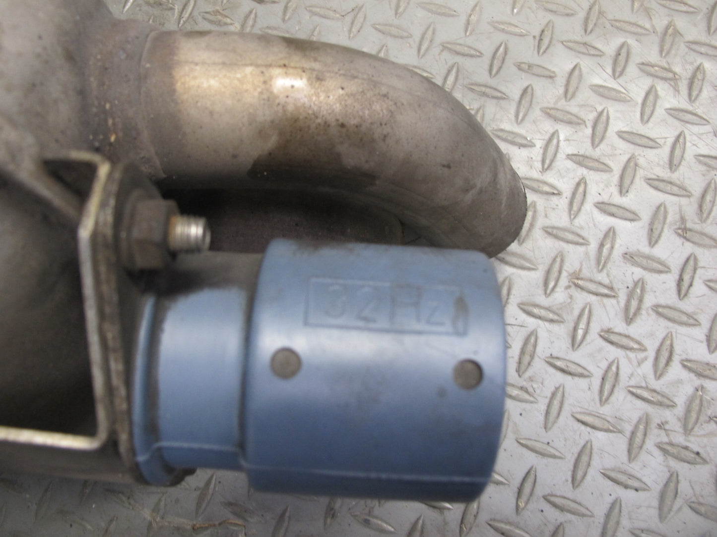 01-06 BMW E46 330ci Convertible Rear Exhaust Muffler 7502553 OEM