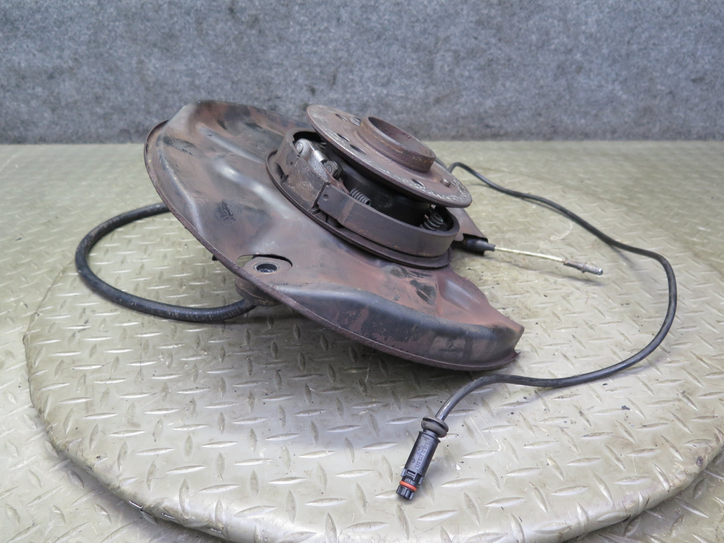 96-02 Mercedes R129 Sl-class Rear Left Spindle Knuckle Wheel Hub Bearing OEM