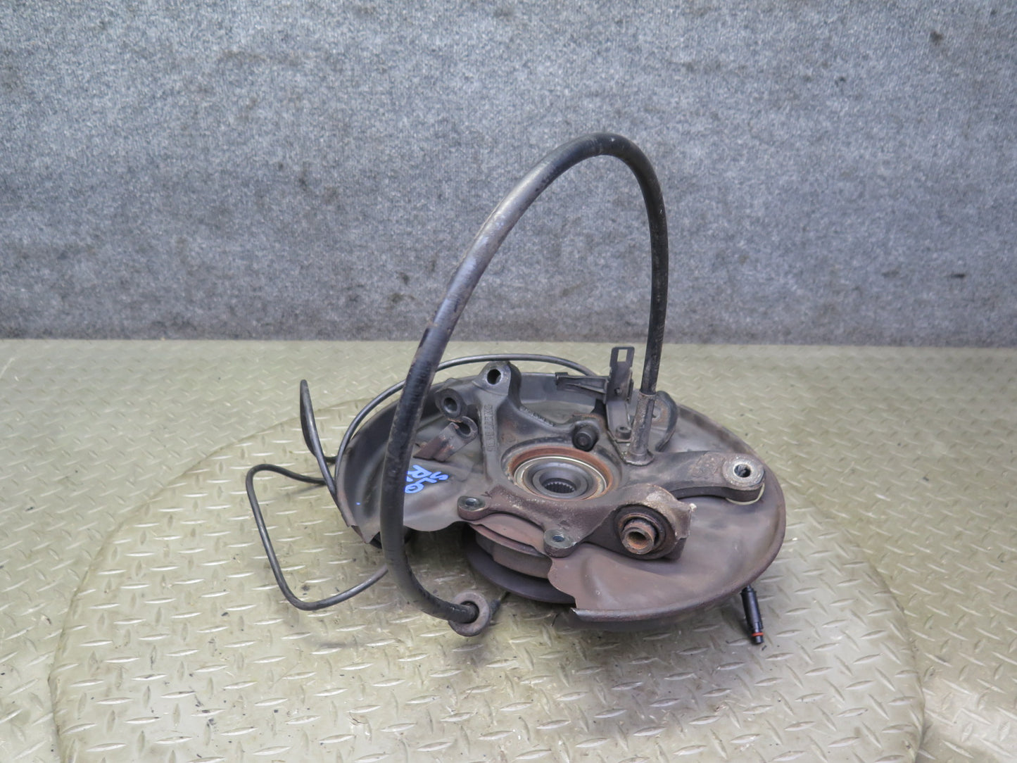 96-02 Mercedes R129 Sl-class Rear Left Spindle Knuckle Wheel Hub Bearing OEM