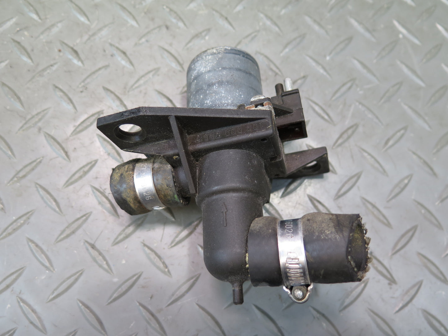 94-02 Mercedes R129 Sl-class Heater Control Water Valve 0008307284 OEM