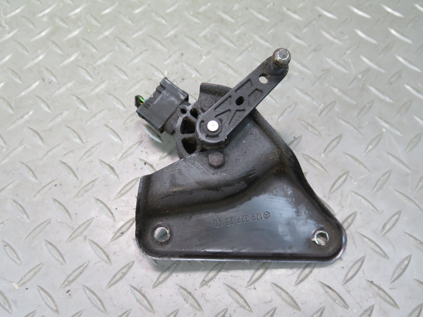 94-02 Mercedes R129 Sl-class Rear Suspension Height Level Sensor OEM