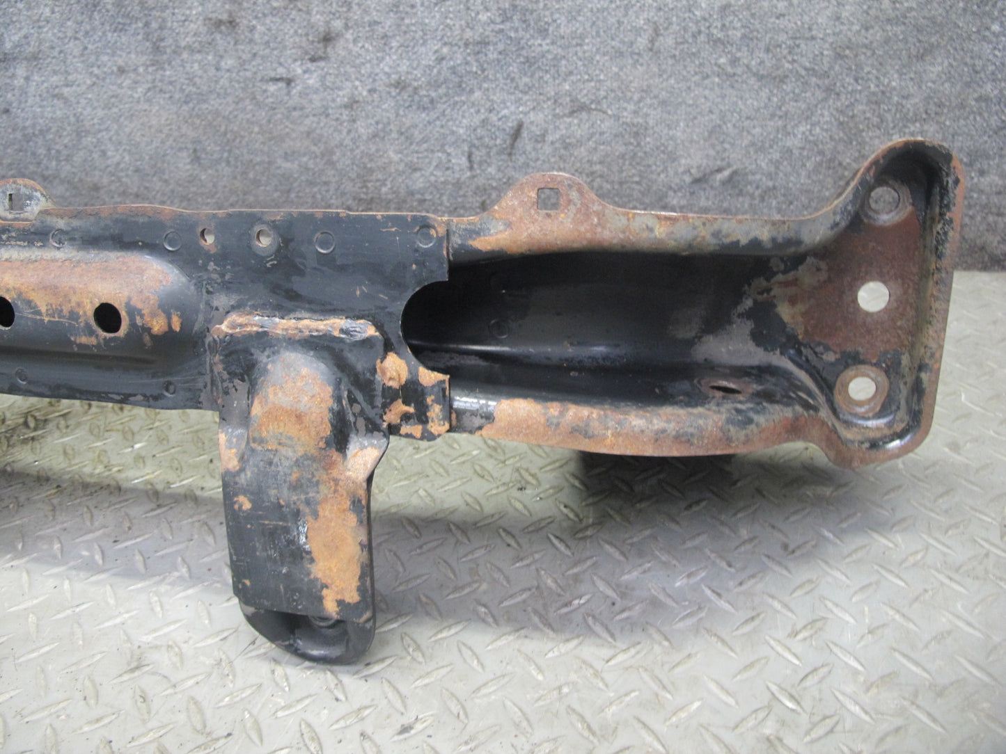 85-86 Nissan Z31 300ZX NON Turbo Front Engine Subframe Crossmember Carrier OEM