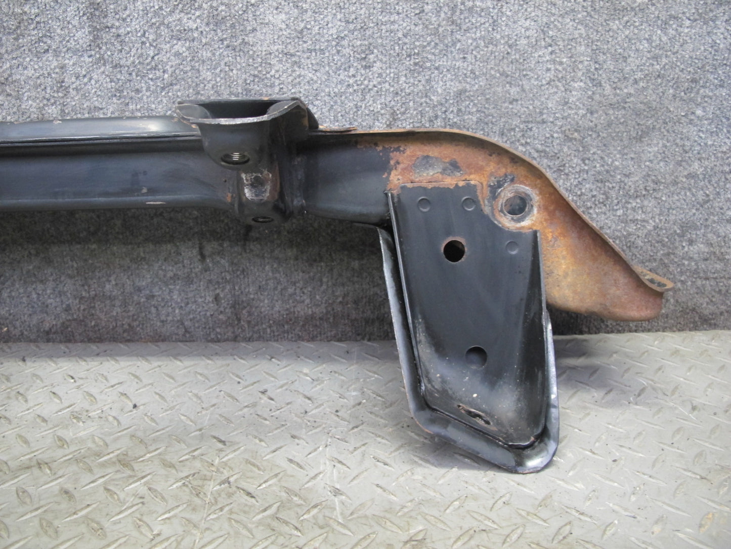 85-86 Nissan Z31 300ZX NON Turbo Front Engine Subframe Crossmember Carrier OEM