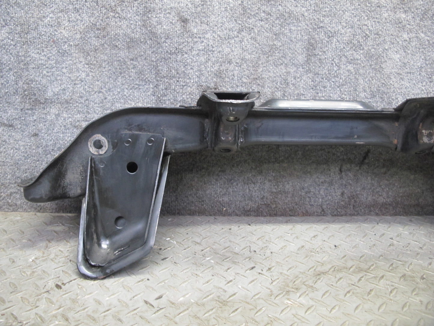 85-86 Nissan Z31 300ZX NON Turbo Front Engine Subframe Crossmember Carrier OEM