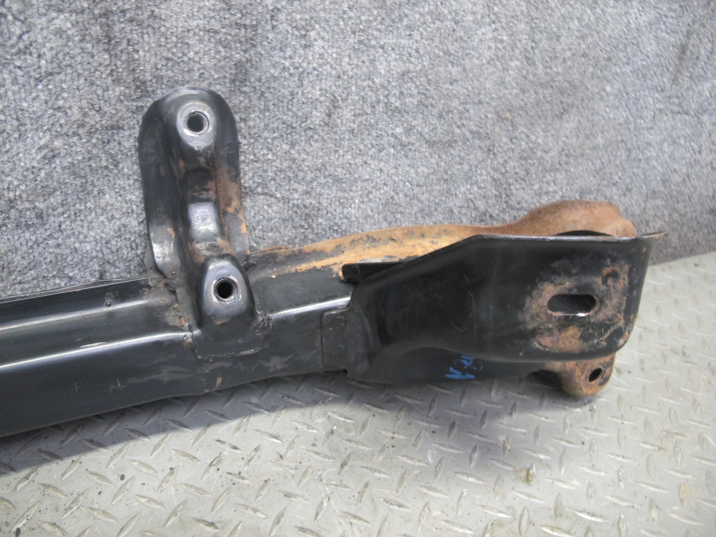85-86 Nissan Z31 300ZX NON Turbo Front Engine Subframe Crossmember Carrier OEM