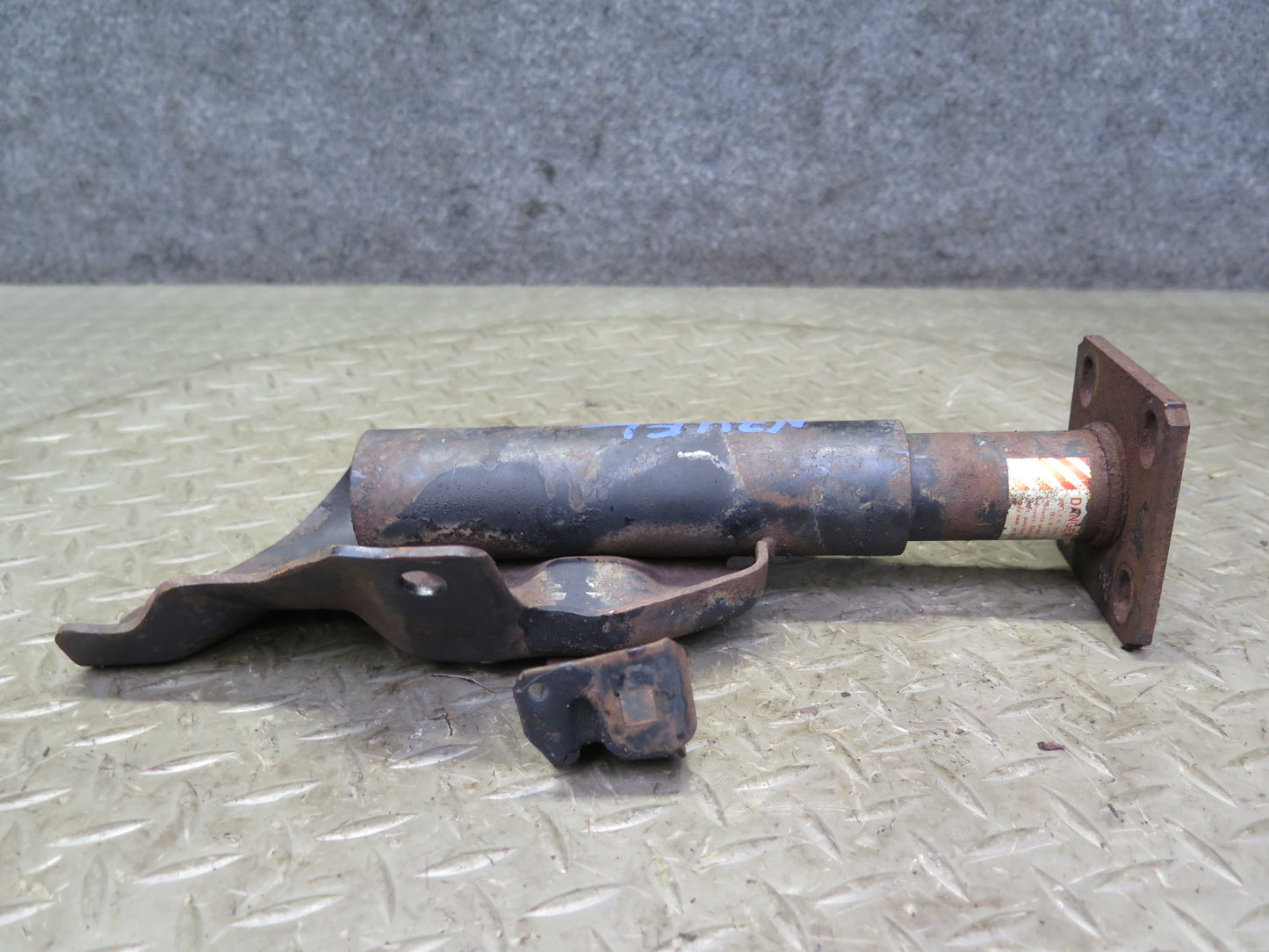 84-86 Nissan Z31 300ZX 2+0 Front Left & Right Bumper Reinforcement Shock Set OEM