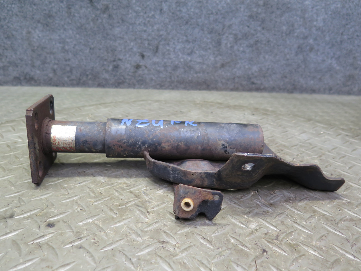 84-86 Nissan Z31 300ZX 2+0 Front Left & Right Bumper Reinforcement Shock Set OEM