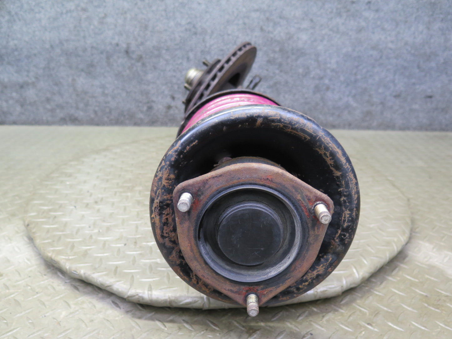84-86 Nissan Z31 300ZX NON Turbo Front Left Shock Absorber Wheel Hub OEM