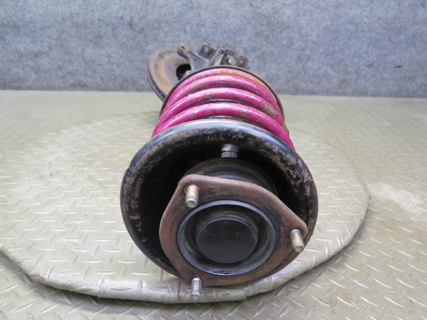84-86 Nissan Z31 300ZX NON Turbo Front Left Shock Absorber Wheel Hub OEM